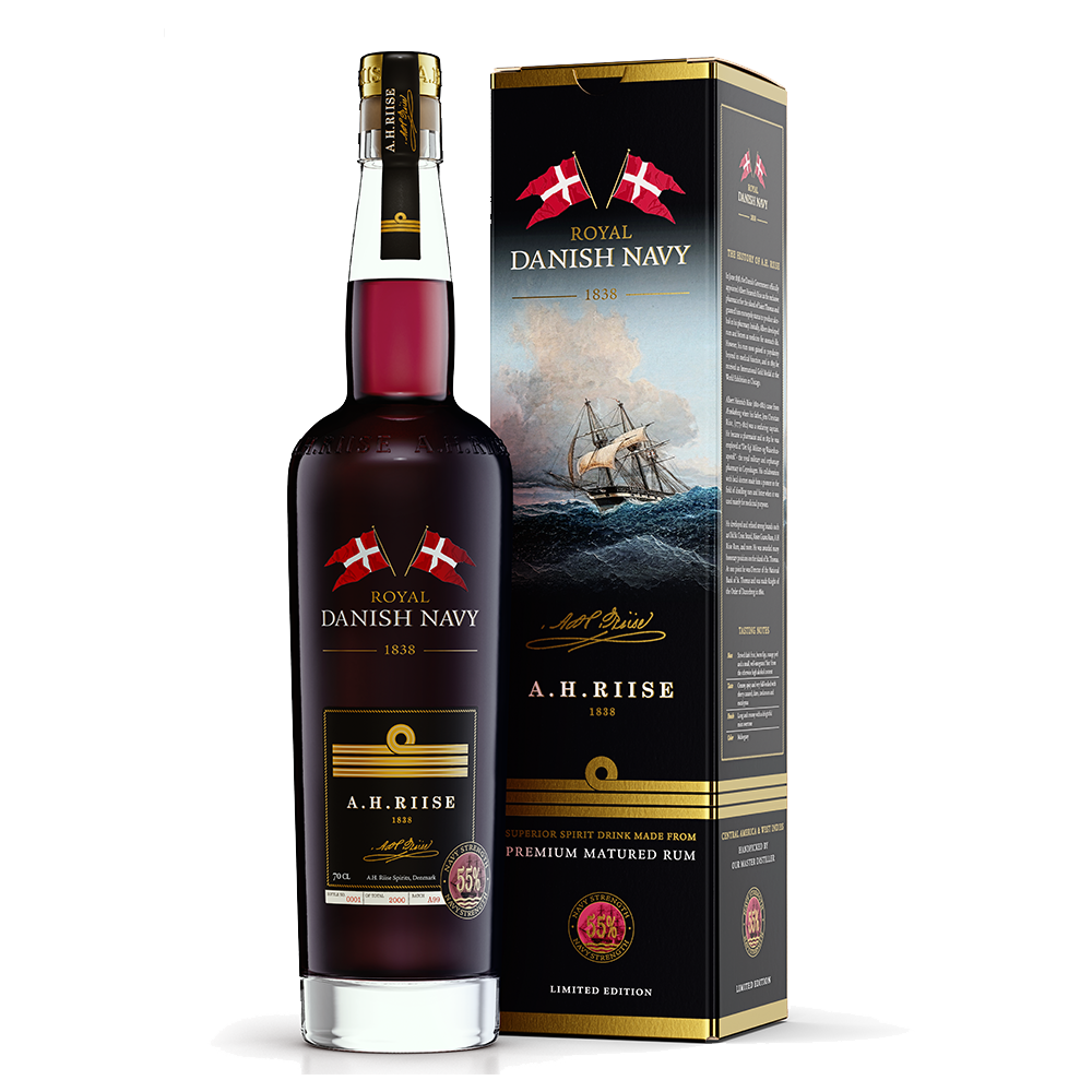 A.H. Riise Royal DANISH NAVY STRENGTH Superior Spirit Drink 55% Vol. 0,7l in Giftbox